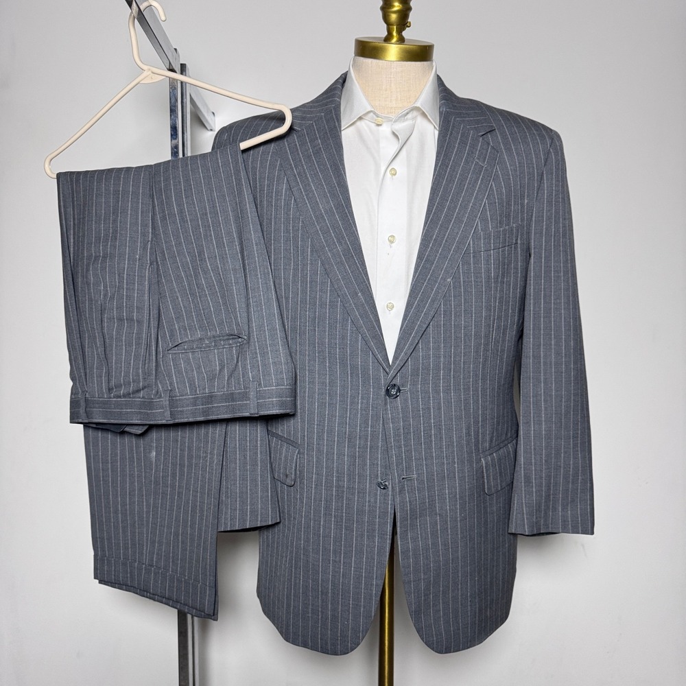 Jos A‎ Bank Mens 41R Suit Gray Pinstripe 100% Wool 2 Button Pleated 34x29